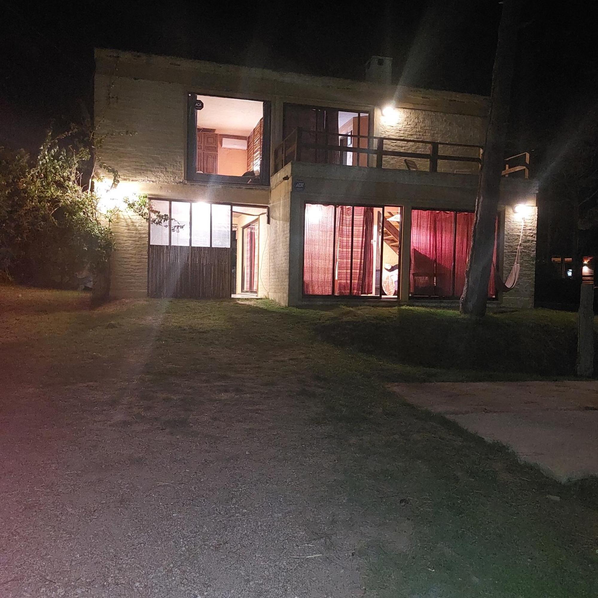 فيلا Casa Amarilla Con Jacuzzi بونتا ديل ديابلو المظهر الخارجي الصورة