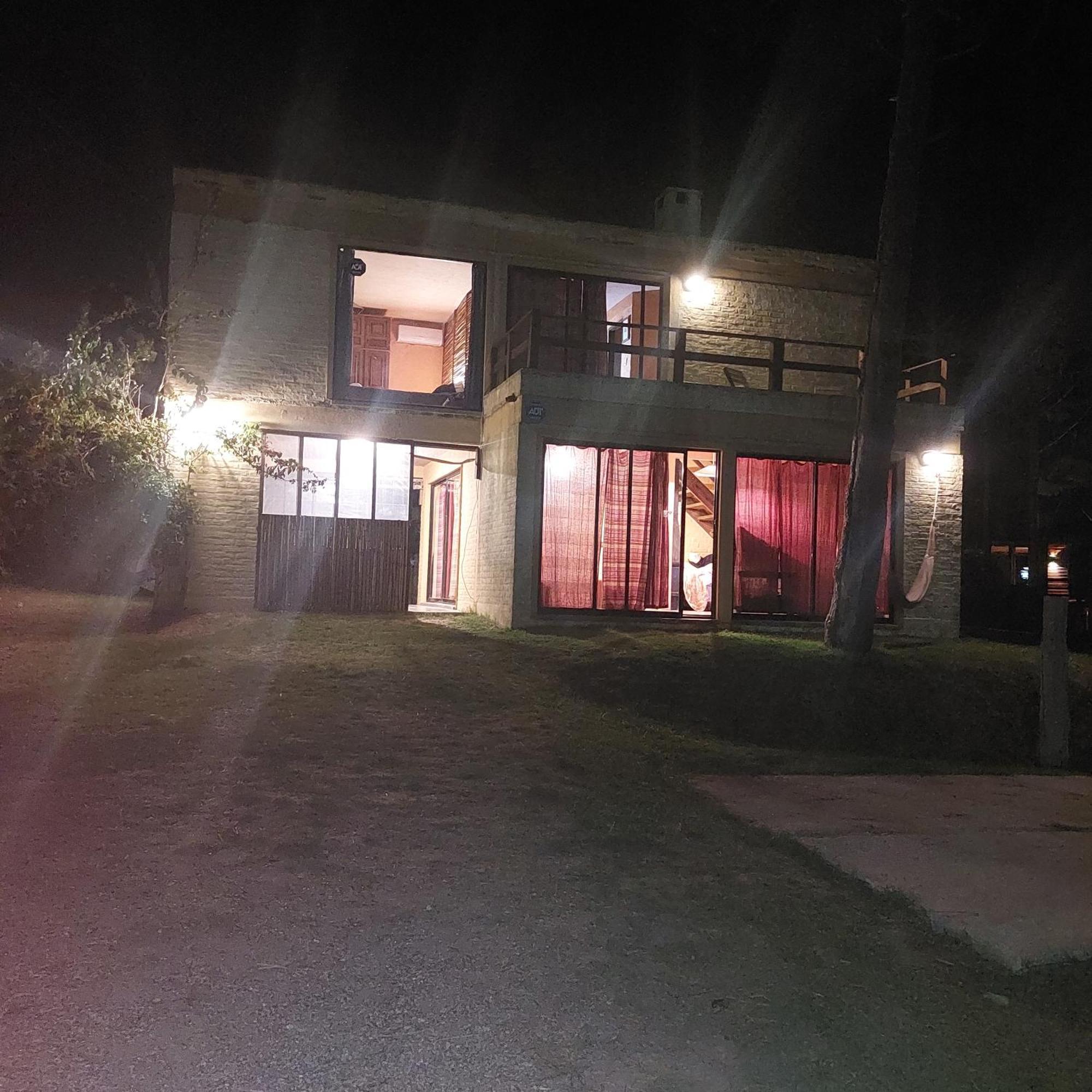 فيلا Casa Amarilla Con Jacuzzi بونتا ديل ديابلو المظهر الخارجي الصورة