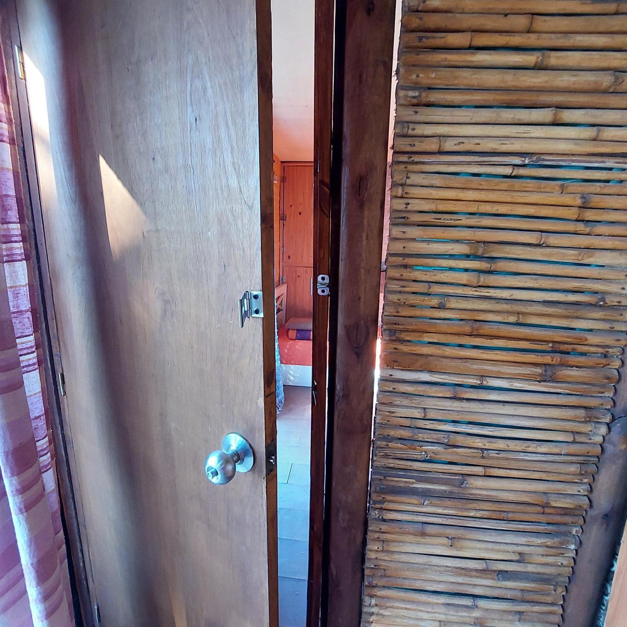 فيلا Casa Amarilla Con Jacuzzi بونتا ديل ديابلو المظهر الخارجي الصورة